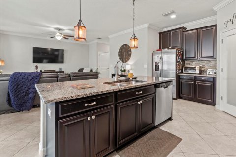 House in Wesley Chapel, Florida 4 bedrooms, 216.83 sq.m. № 1592415 - photo 14