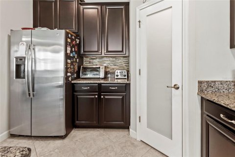 House in Wesley Chapel, Florida 4 bedrooms, 216.83 sq.m. № 1592415 - photo 17