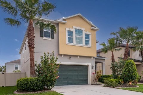 House in Wesley Chapel, Florida 4 bedrooms, 216.83 sq.m. № 1592415 - photo 2