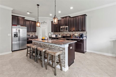 House in Wesley Chapel, Florida 4 bedrooms, 216.83 sq.m. № 1592415 - photo 11