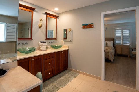 House in Palm Beach Gardens, Florida 3 bedrooms, 212.56 sq.m. № 2400003 - photo 9