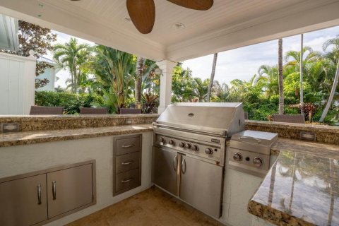 House in Palm Beach Gardens, Florida 3 bedrooms, 212.56 sq.m. № 2400003 - photo 15