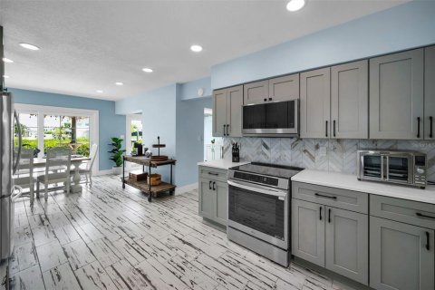 Casa en alquiler en Redington Shores, Florida, 3 dormitorios, 179.86 m2 № 1900643 - foto 22