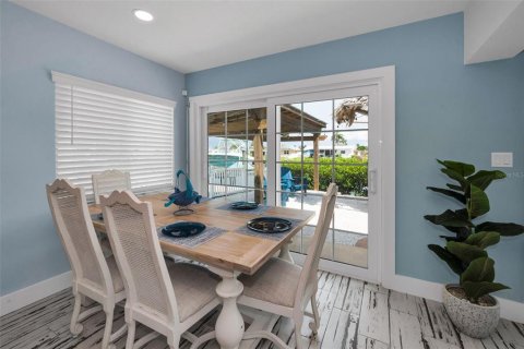 Casa en alquiler en Redington Shores, Florida, 3 dormitorios, 179.86 m2 № 1900643 - foto 24