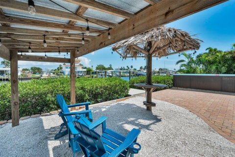 Casa en alquiler en Redington Shores, Florida, 3 dormitorios, 179.86 m2 № 1900643 - foto 2