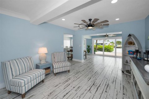 Casa en alquiler en Redington Shores, Florida, 3 dormitorios, 179.86 m2 № 1900643 - foto 13
