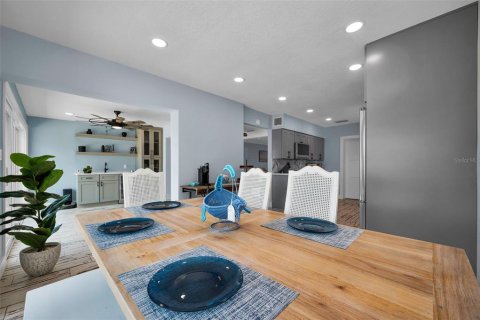 Casa en alquiler en Redington Shores, Florida, 3 dormitorios, 179.86 m2 № 1900643 - foto 26