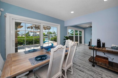 Casa en alquiler en Redington Shores, Florida, 3 dormitorios, 179.86 m2 № 1900643 - foto 25