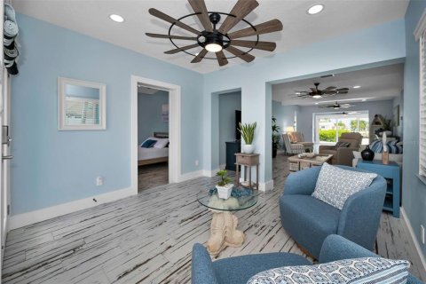 Casa en alquiler en Redington Shores, Florida, 3 dormitorios, 179.86 m2 № 1900643 - foto 6