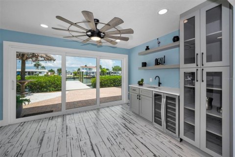 Casa en alquiler en Redington Shores, Florida, 3 dormitorios, 179.86 m2 № 1900643 - foto 14