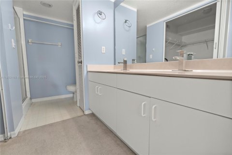 Купить кондоминиум в Нейплс, Флорида 2 спальни, 110.83м2, № 2053514 - фото 17