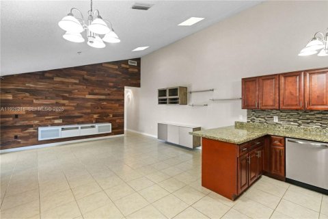 Touwnhouse à louer à Boca Raton, Floride: 3 chambres, 123.1 m2 № 1986098 - photo 13