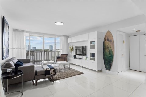 Copropriété à louer à Aventura, Floride: 2 chambres, 125.42 m2 № 1963546 - photo 2