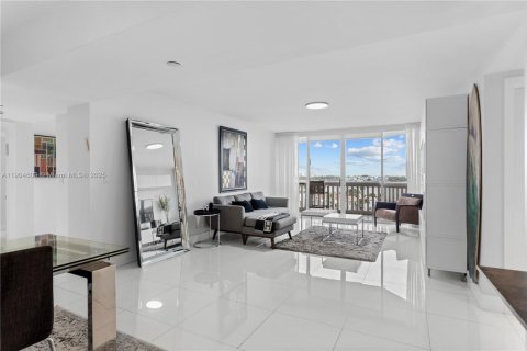Copropriété à louer à Aventura, Floride: 2 chambres, 125.42 m2 № 1963546 - photo 3