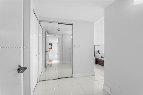 Copropriété à louer à Aventura, Floride: 2 chambres, 125.42 m2 № 1963546 - photo 13