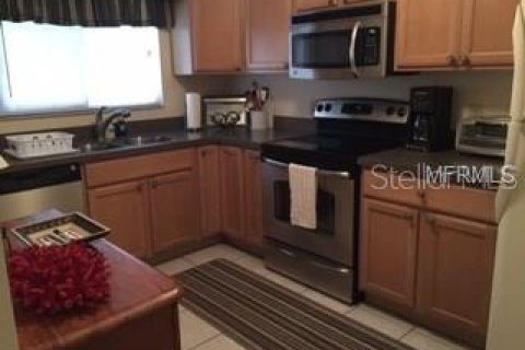 Condo in Sarasota, Florida, 2 bedrooms  № 462881 - photo 2