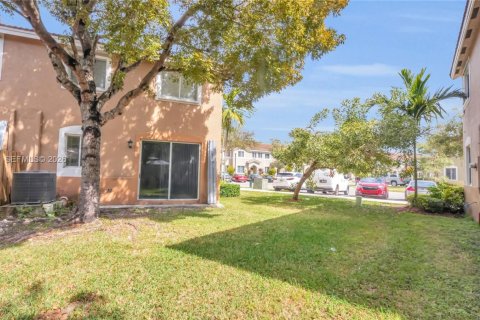 Touwnhouse à louer à Homestead, Floride: 3 chambres, 120.96 m2 № 2056818 - photo 25