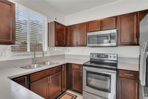 Touwnhouse à louer à Homestead, Floride: 3 chambres, 120.96 m2 № 2056818 - photo 8