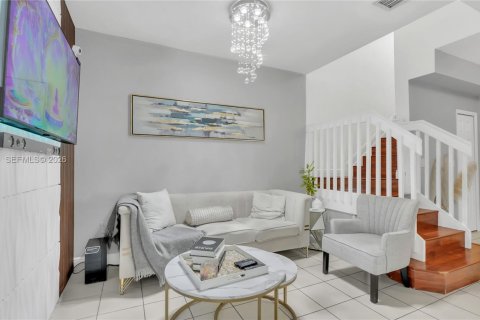 Touwnhouse à louer à Homestead, Floride: 3 chambres, 120.96 m2 № 2056818 - photo 4