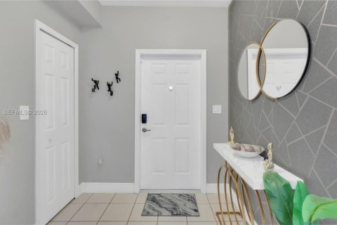 Touwnhouse à louer à Homestead, Floride: 3 chambres, 120.96 m2 № 2056818 - photo 2