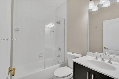 Touwnhouse à louer à Homestead, Floride: 3 chambres, 120.96 m2 № 2056818 - photo 12