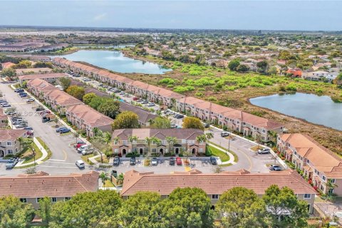Touwnhouse à louer à Homestead, Floride: 3 chambres, 120.96 m2 № 2056818 - photo 28