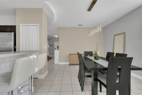 Touwnhouse à louer à Homestead, Floride: 3 chambres, 120.96 m2 № 2056818 - photo 7