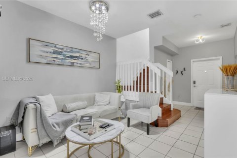 Touwnhouse à louer à Homestead, Floride: 3 chambres, 120.96 m2 № 2056818 - photo 5