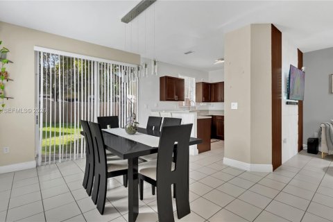 Touwnhouse à louer à Homestead, Floride: 3 chambres, 120.96 m2 № 2056818 - photo 6