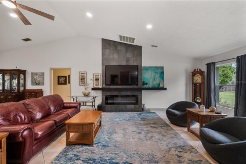 House in Lakeland, Florida 5 bedrooms, 310.29 sq.m. № 2102620 - photo 5