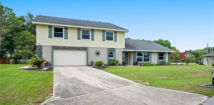 House in Lakeland, Florida 5 bedrooms, 310.29 sq.m. № 2102620