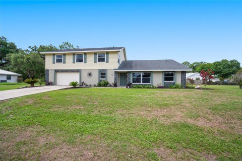 House in Lakeland, Florida 5 bedrooms, 310.29 sq.m. № 2102620 - photo 3