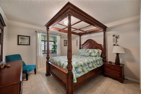 House in Lakeland, Florida 5 bedrooms, 310.29 sq.m. № 2102620 - photo 19