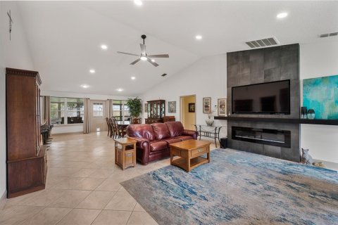 House in Lakeland, Florida 5 bedrooms, 310.29 sq.m. № 2102620 - photo 4