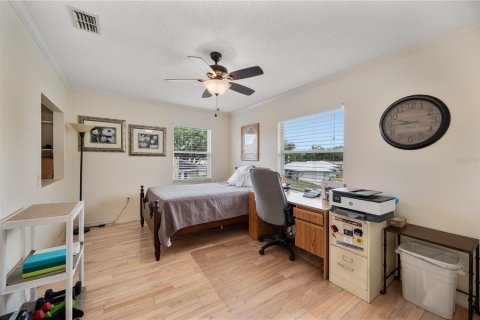 House in Lakeland, Florida 5 bedrooms, 310.29 sq.m. № 2102620 - photo 26