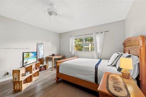 Condo in Deerfield Beach, Florida, 2 bedrooms  № 1944724 - photo 17