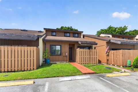 Townhouse in Davie, Florida 2 bedrooms, 123.19 sq.m. № 2391897 - photo 14