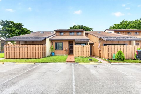 Townhouse in Davie, Florida 2 bedrooms, 123.19 sq.m. № 2391897 - photo 13