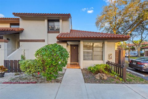 Townhouse in Miami, Florida 2 bedrooms, 93.83 sq.m. № 2044686 - photo 1