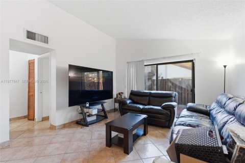 Townhouse in Miami, Florida 2 bedrooms, 93.83 sq.m. № 2044686 - photo 8