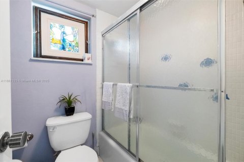 Touwnhouse à vendre à Miami, Floride: 3 chambres, 182.65 m2 № 1892317 - photo 10
