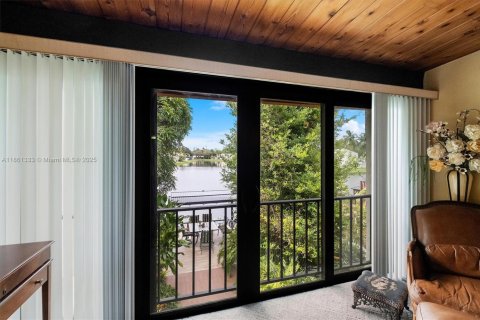 Touwnhouse à vendre à Miami, Floride: 3 chambres, 182.65 m2 № 1892317 - photo 29