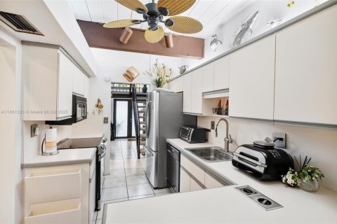 Touwnhouse à vendre à Miami, Floride: 3 chambres, 182.65 m2 № 1892317 - photo 19