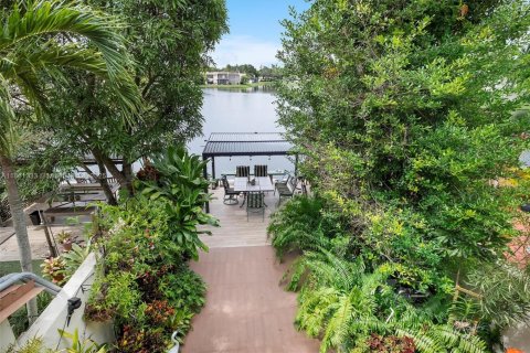 Touwnhouse à vendre à Miami, Floride: 3 chambres, 182.65 m2 № 1892317 - photo 24