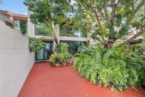 Touwnhouse à vendre à Miami, Floride: 3 chambres, 182.65 m2 № 1892317 - photo 30