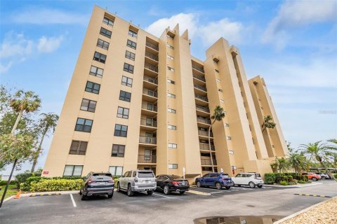 Condo in Clearwater, Florida, 2 bedrooms  № 1648836 - photo 2