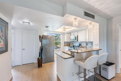 Condo in Clearwater, Florida, 2 bedrooms  № 1648836 - photo 4