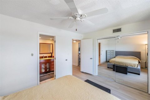 Condo in Clearwater, Florida, 2 bedrooms  № 1648836 - photo 21