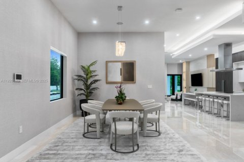 Снять в аренду виллу или дом в Майами, Флорида 6 спален, 446.49м2, № 1984694 - фото 14