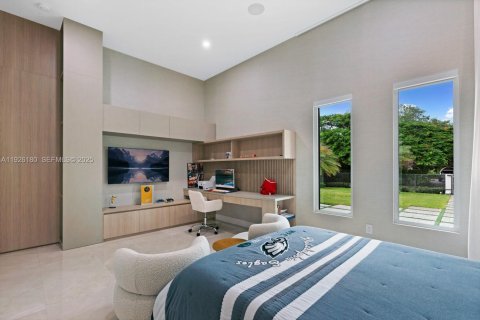 Снять в аренду виллу или дом в Майами, Флорида 6 спален, 446.49м2, № 1984694 - фото 17